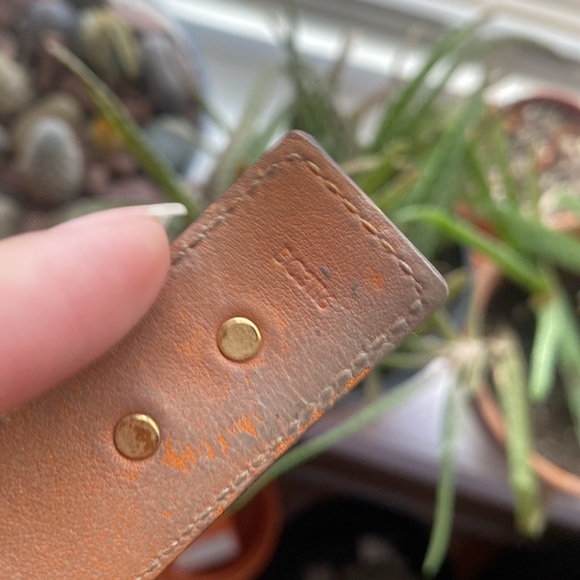 Louis Vuitton Monogram Nano Essential V Bracelet 17 - Picture 4 of 6